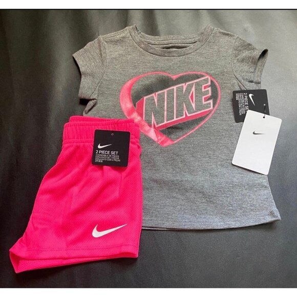 NWT Nike Glitter Athletic Set Girls Size 3T - Picture 1 of 4